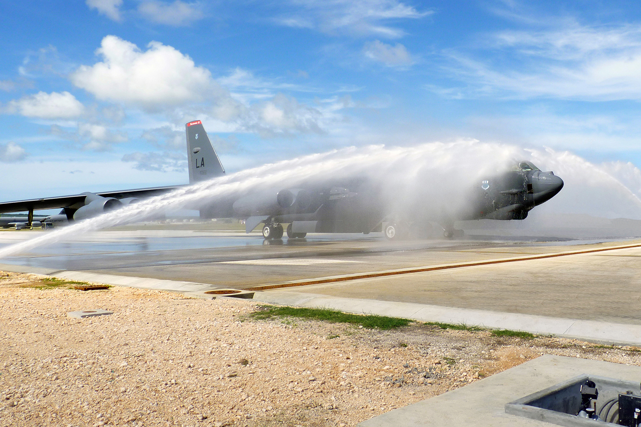 Birdbath Cwrs Side View Of Washing