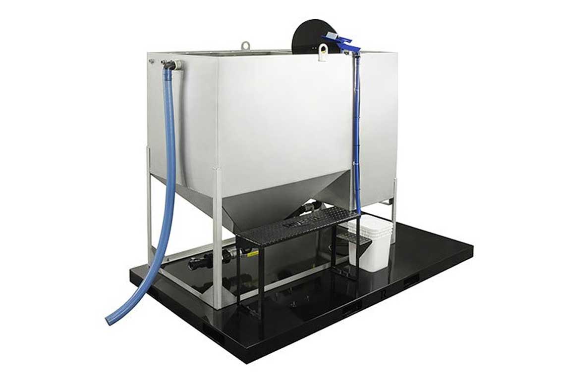 Side view of degreasing oil water separator