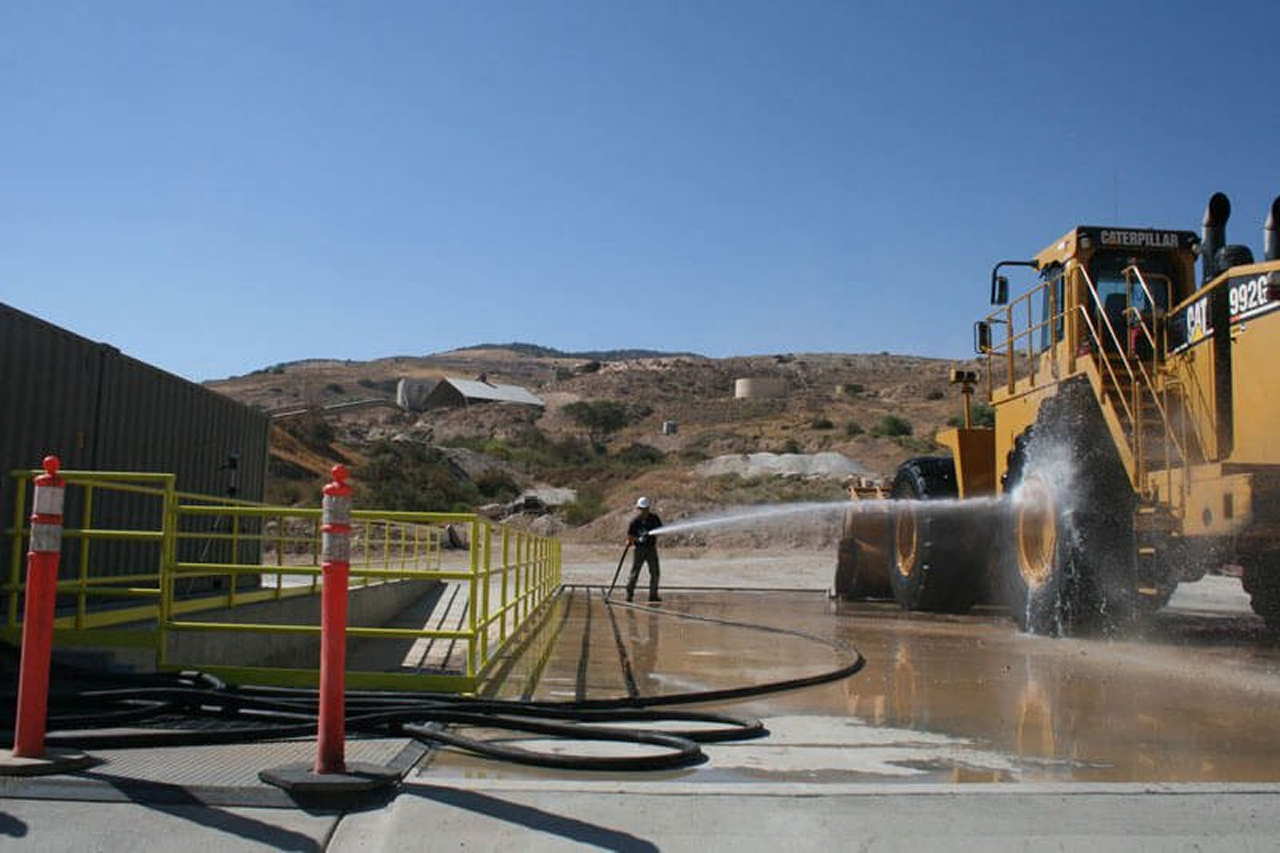 In-ground Wash System Pad Tractor