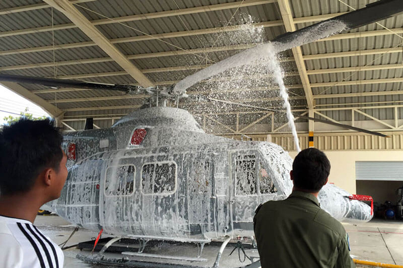 In-hangar-wingman-bottom-2a