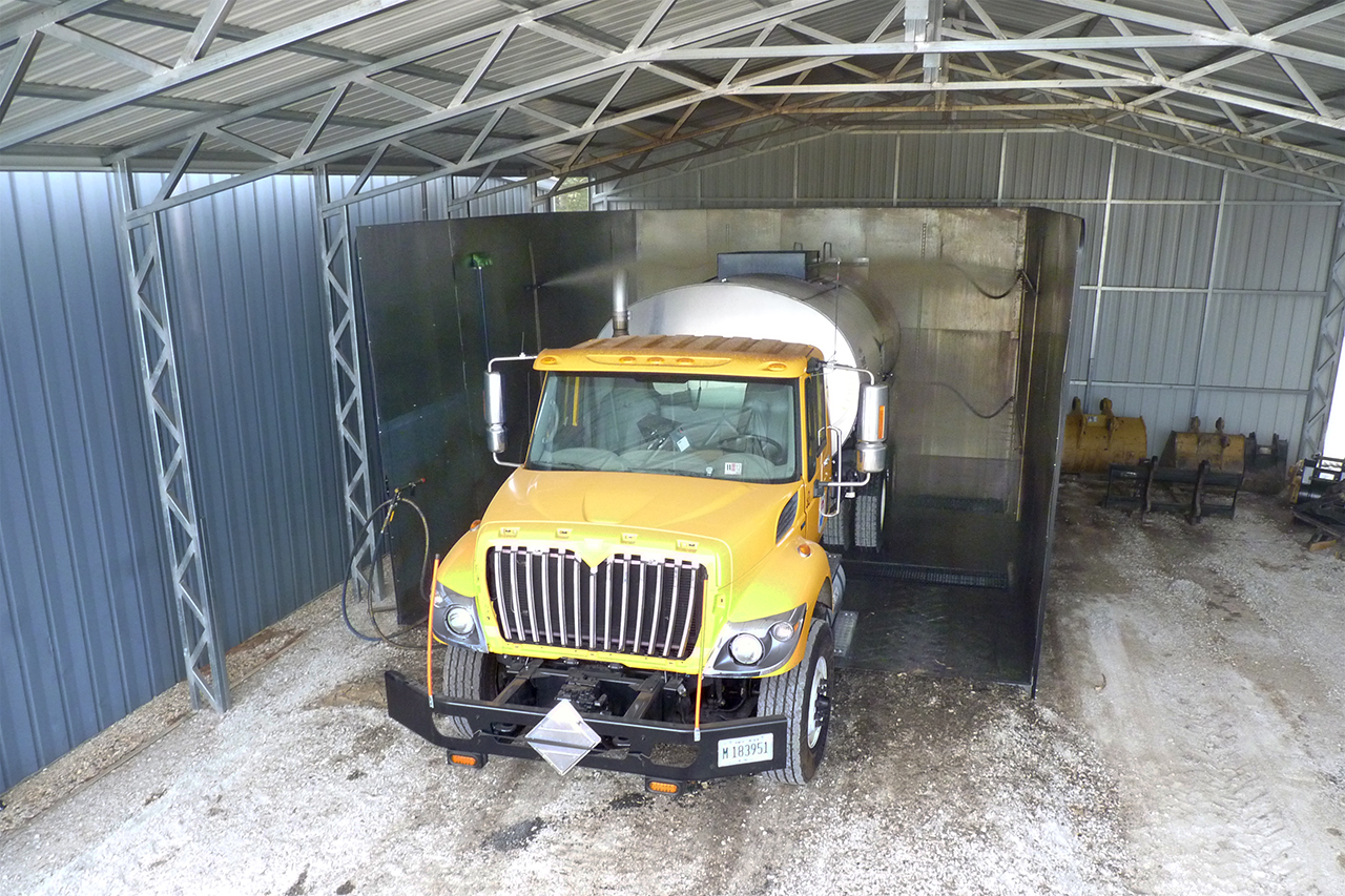Automatic Paving Equipment Cleaning System