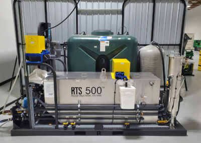 RTS500 in front of a compact above grade wash bay