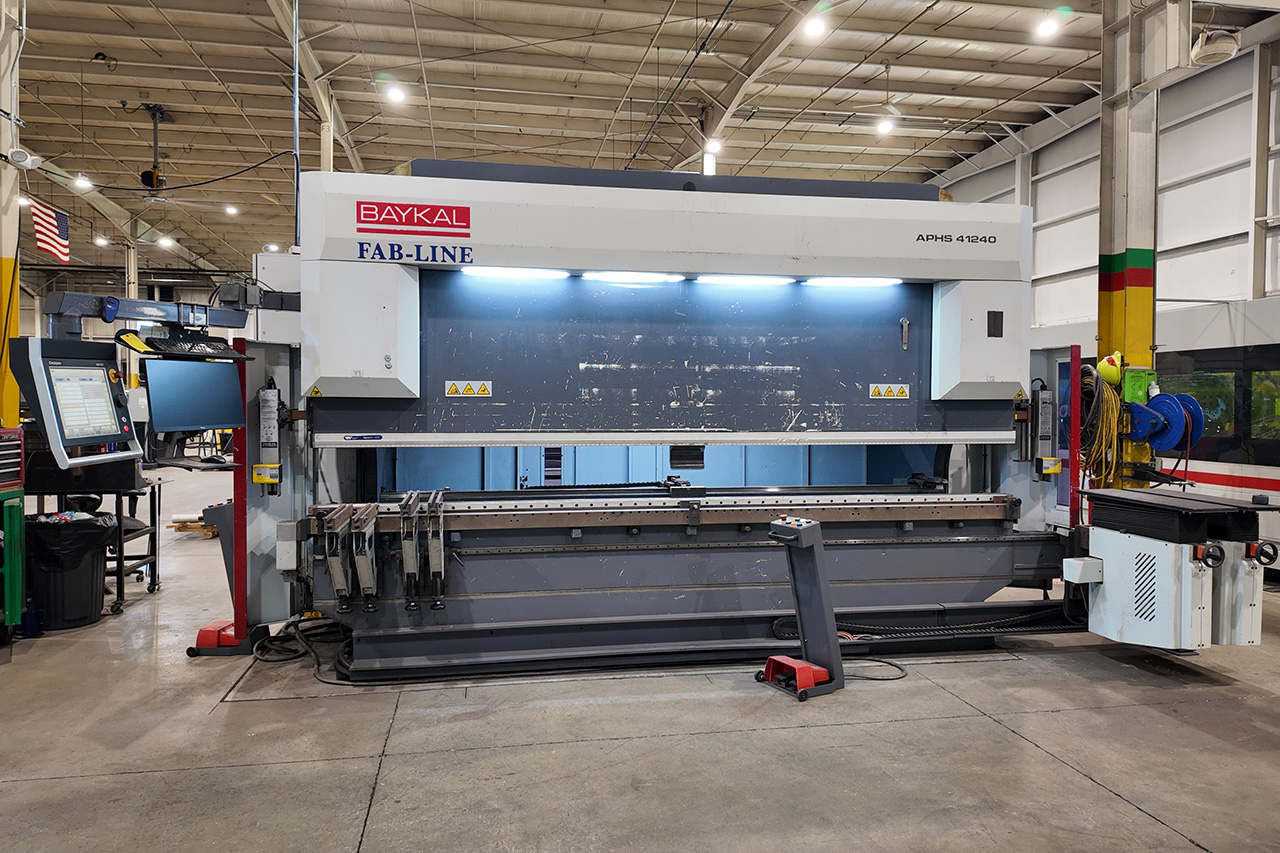 Riveer Heavy Duty Precision Hydraulic Press Brake Riveer Heavy Duty Precision Hydraulic Press Brake